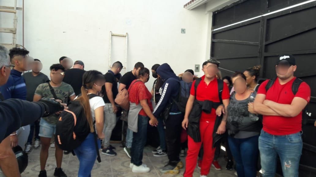 Tras operativo, aseguran a 53 migrantes en Xoxocotlán