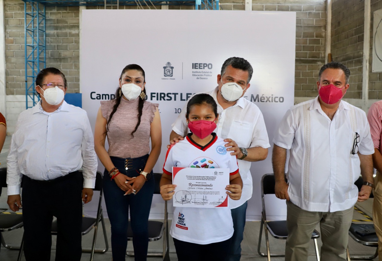 Recomienda IEEPO incentivar en niñas uso de las tecnologías de información