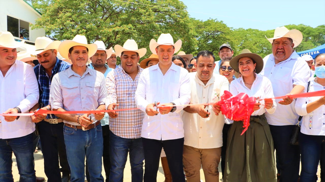 Inaugura Alejandro Murat Expo Ganadera 2022 de Río Grande, Tututepec