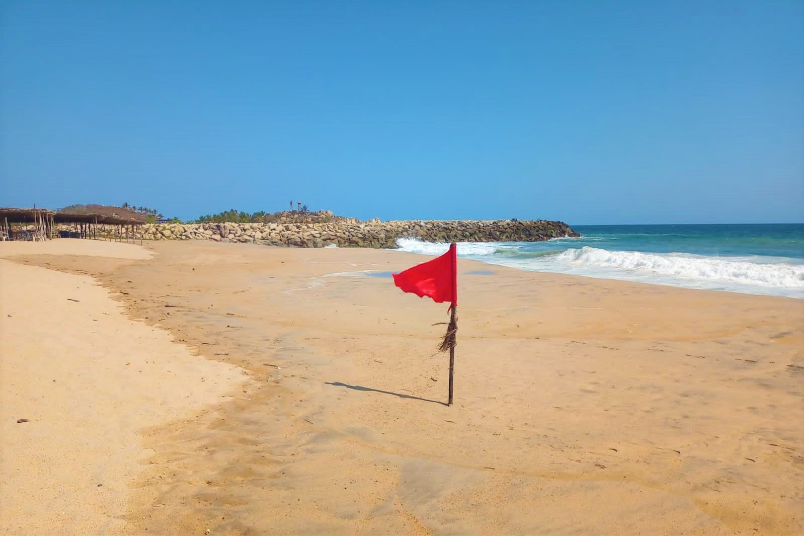 Monitorean evento de “mar de fondo” en playas de la Costa