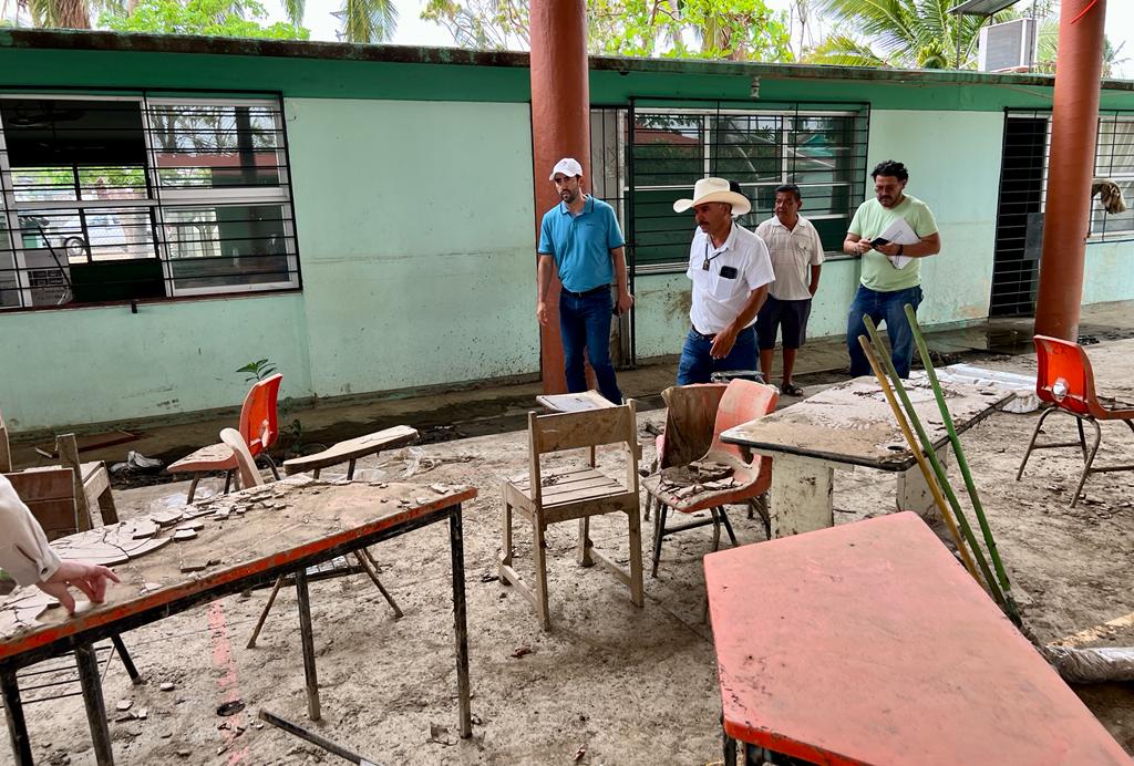 Continúan los recorridos de atención en escuelas afectadas por “Ágatha”: IEEPO