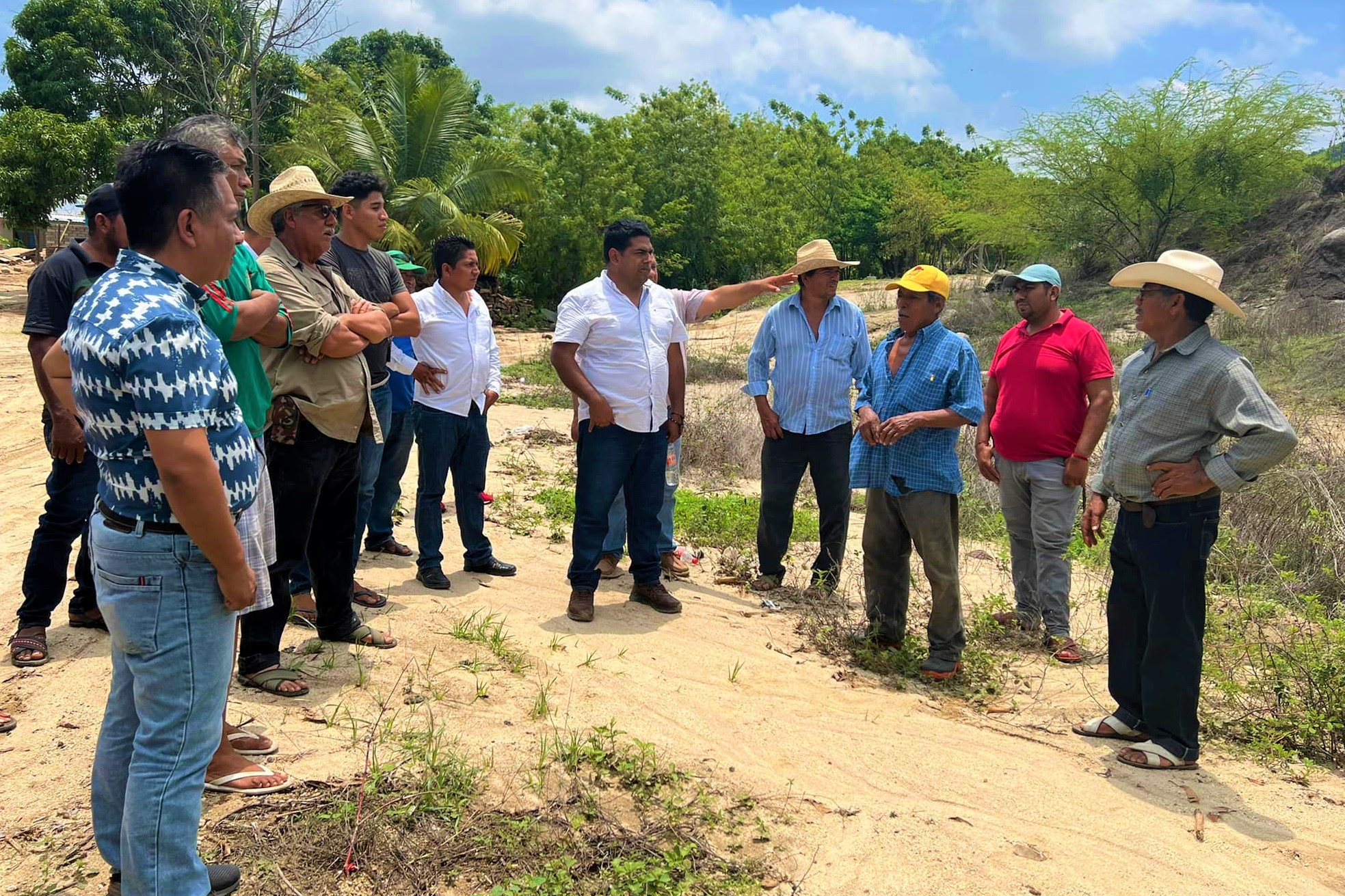 Buscan ampliar tianguis de limón en Villa de Tututepec