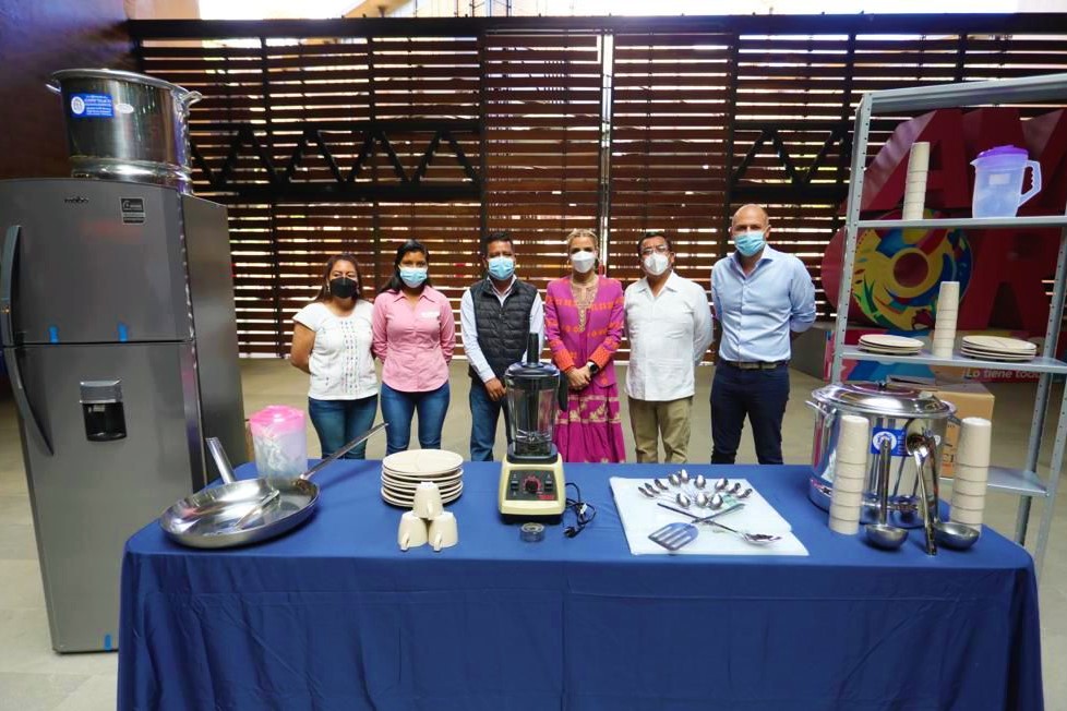 Entrega DIF Estatal equipamiento y diversos apoyos para Cocinas Comedor Nutricional Comunitarias