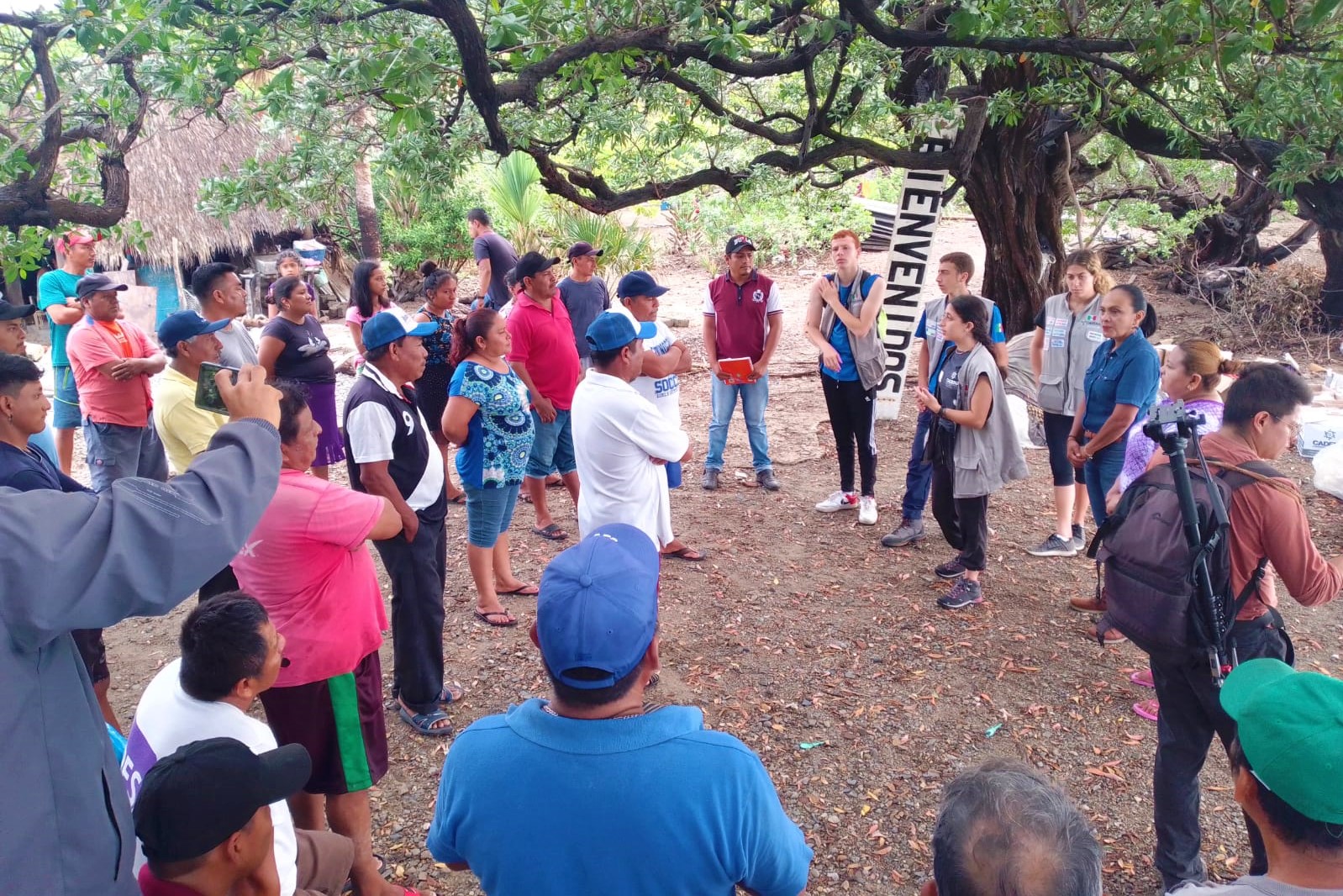 Fundación Coppel realiza donaciones para apoyar a familias damnificadas por el huracán “Ágatha”