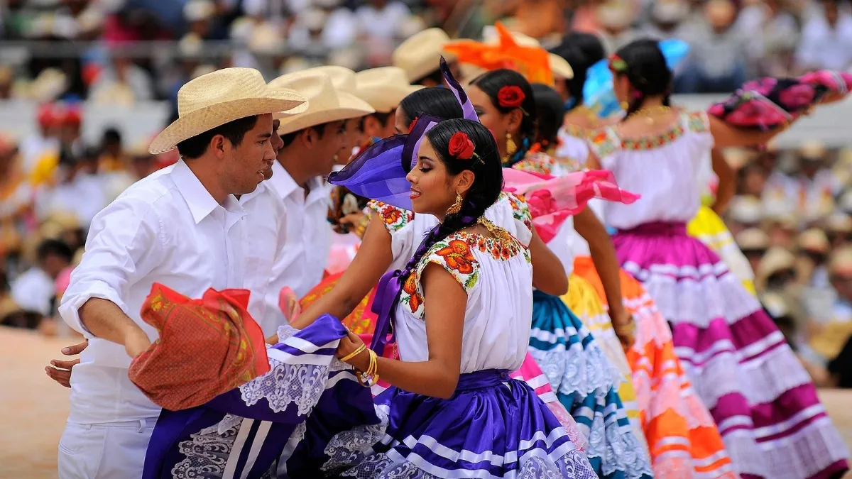 Presentan delegaciones que participarán en la Guelaguetza 2022