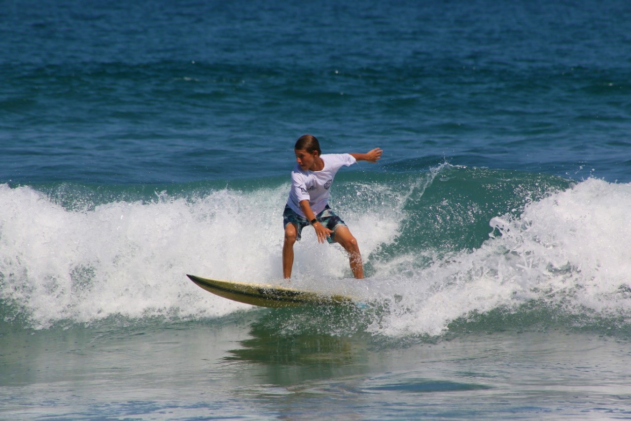 Oaxaca se cuelga cuatro medallas en el primer día del surfing de los Nacionales Conade