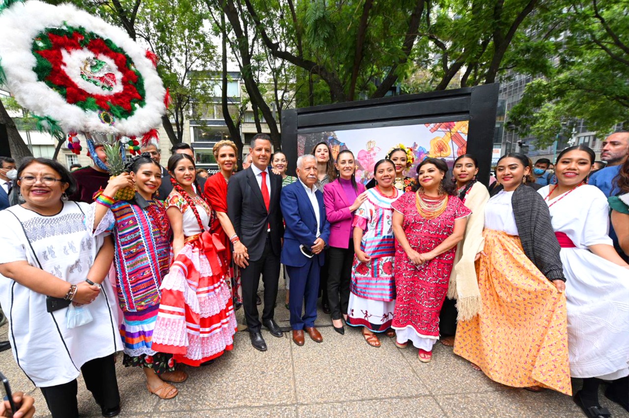Inauguran AMH y Claudia Sheinbaum la exposición fotográfica y documental “Guelaguetza: fiesta, diversidad y armonía”