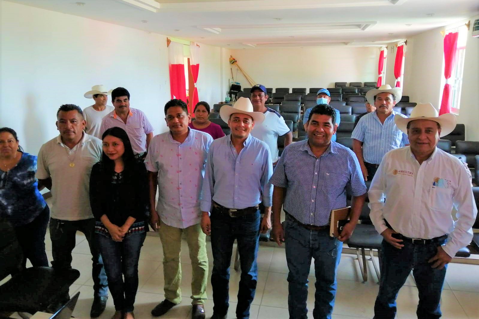 Coordina UGRCO acciones para movilización de ganado en la Costa