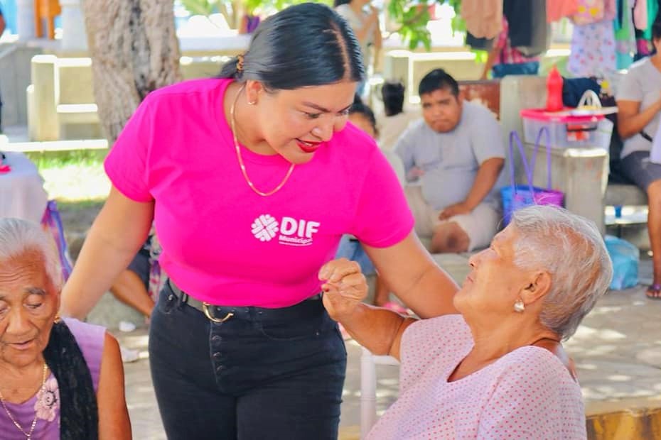 Celebran a los adultos mayores en Tututepec