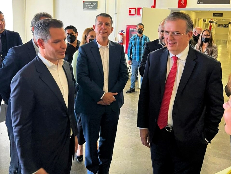 Rumbo a carrera presidencial, coinciden Murat y Ebrard en Jalisco