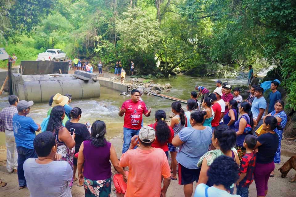 Brinda Jesuhandy Conde atención a familias afectadas por las lluvias