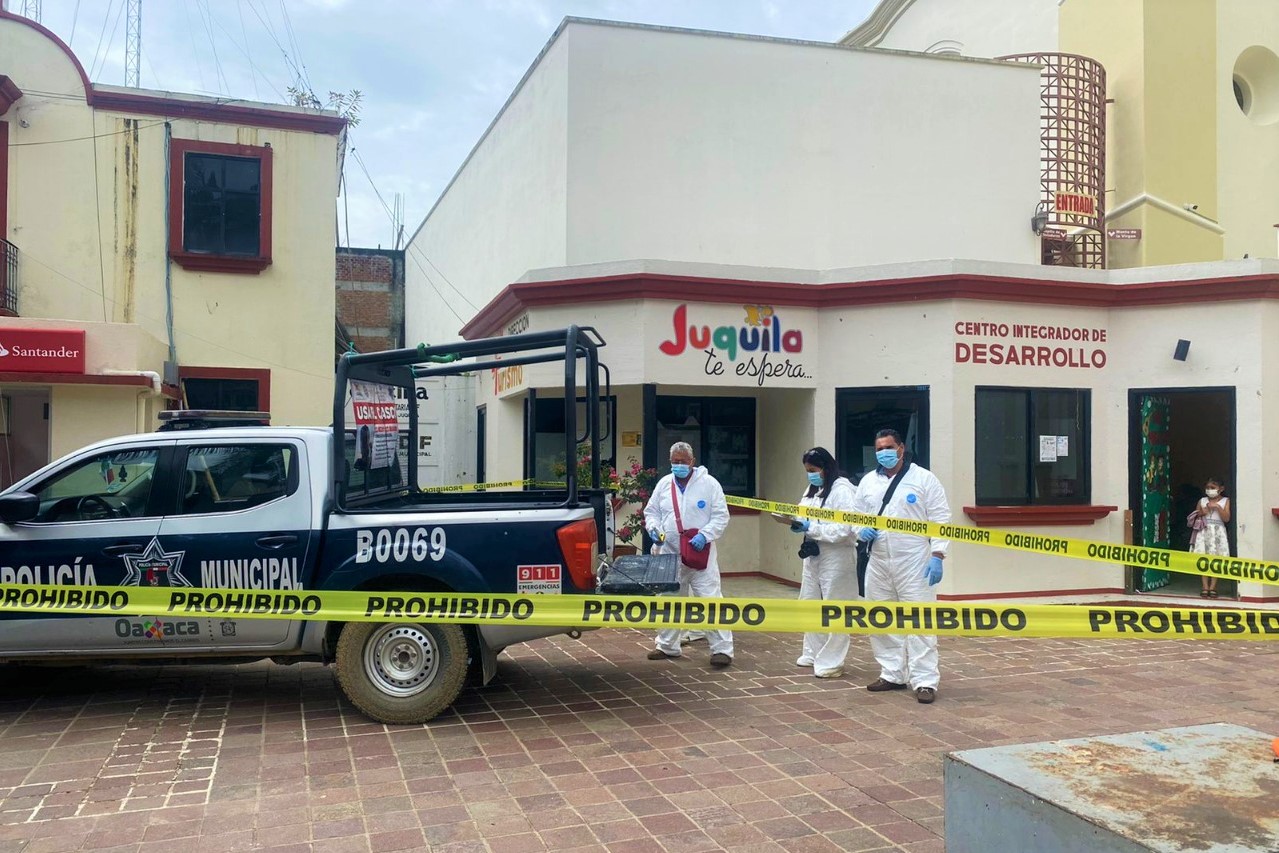 Fiscalía de Oaxaca realiza diligencias periciales en separos y cárcel municipal de Santa Catarina Juquila