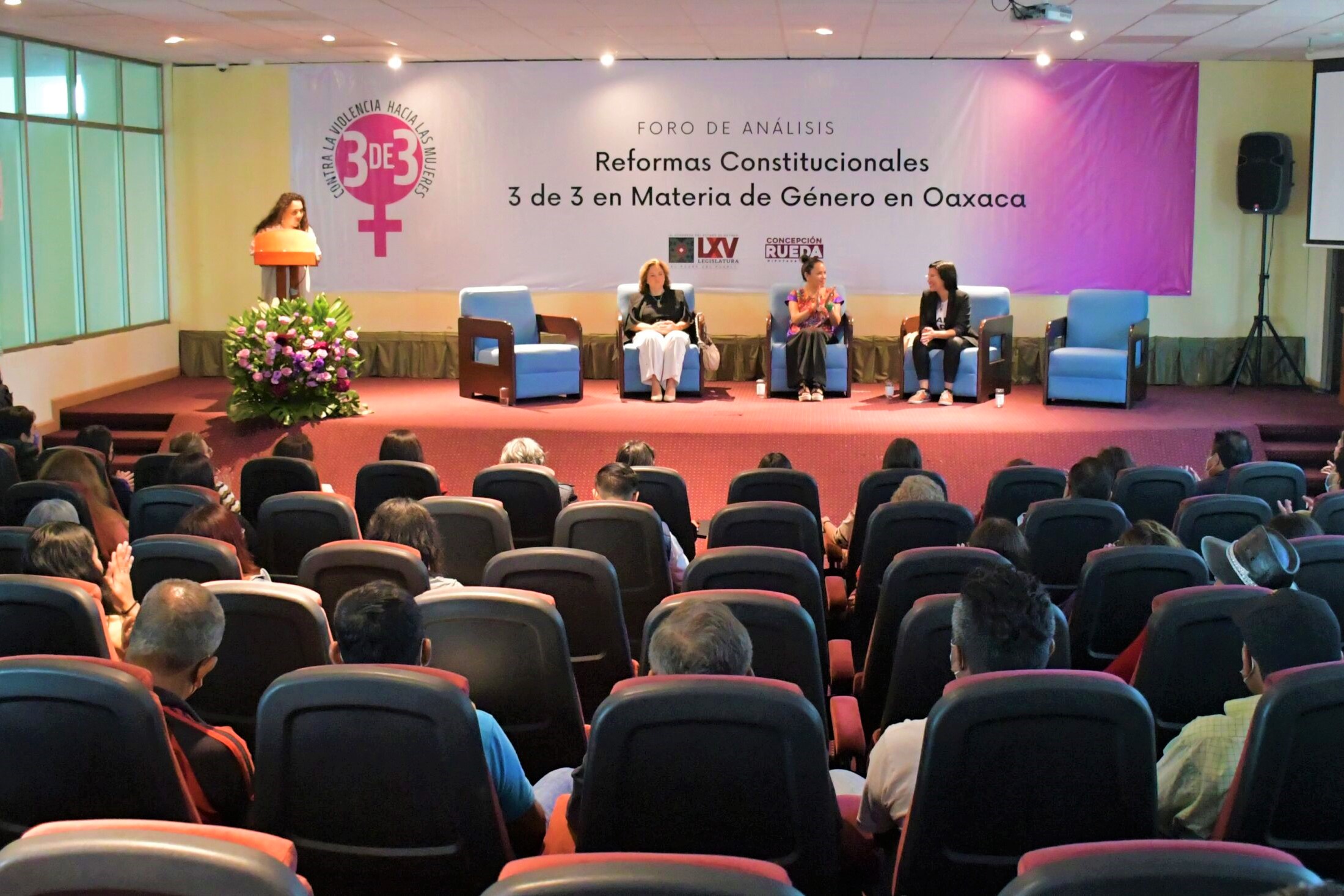 Analizan reforma constitucional 3 de 3 en materia de género en Oaxaca