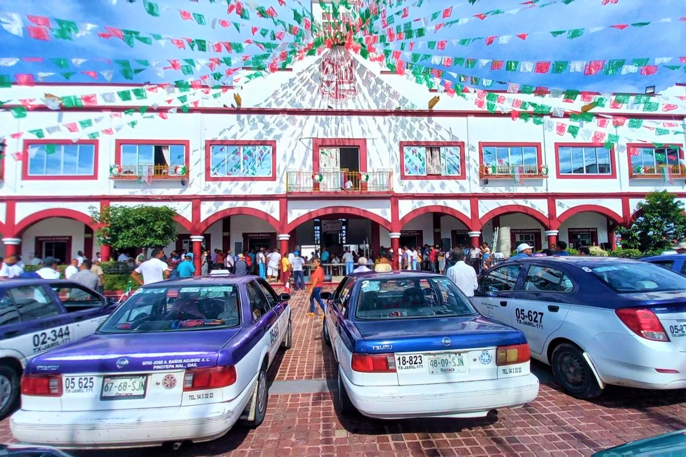 Acusan transportistas a edil de Huazolotitlán de usurpar funciones