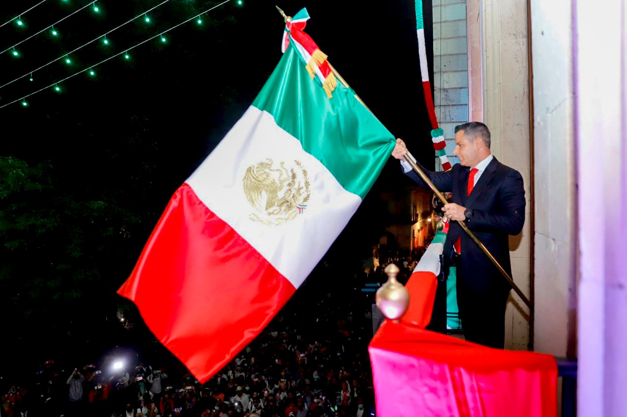Encabeza Alejandro Murat tradicional grito de Independencia
