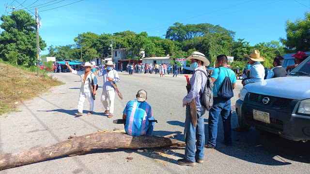 Pese a conflicto, renuevan autoridades locales en San Antonio Tepetlapa