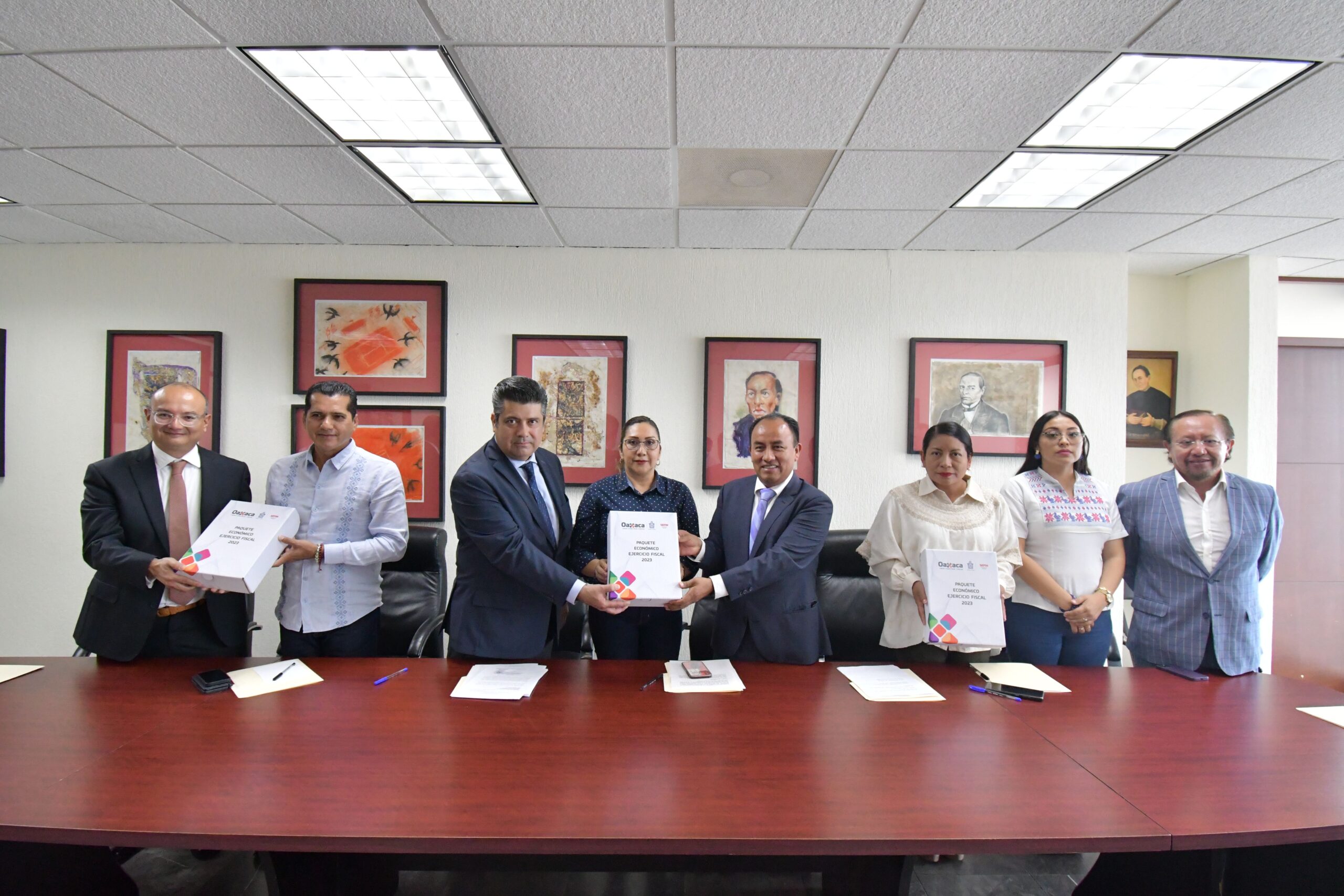 Recibe Congreso de Oaxaca el Paquete Económico 2023