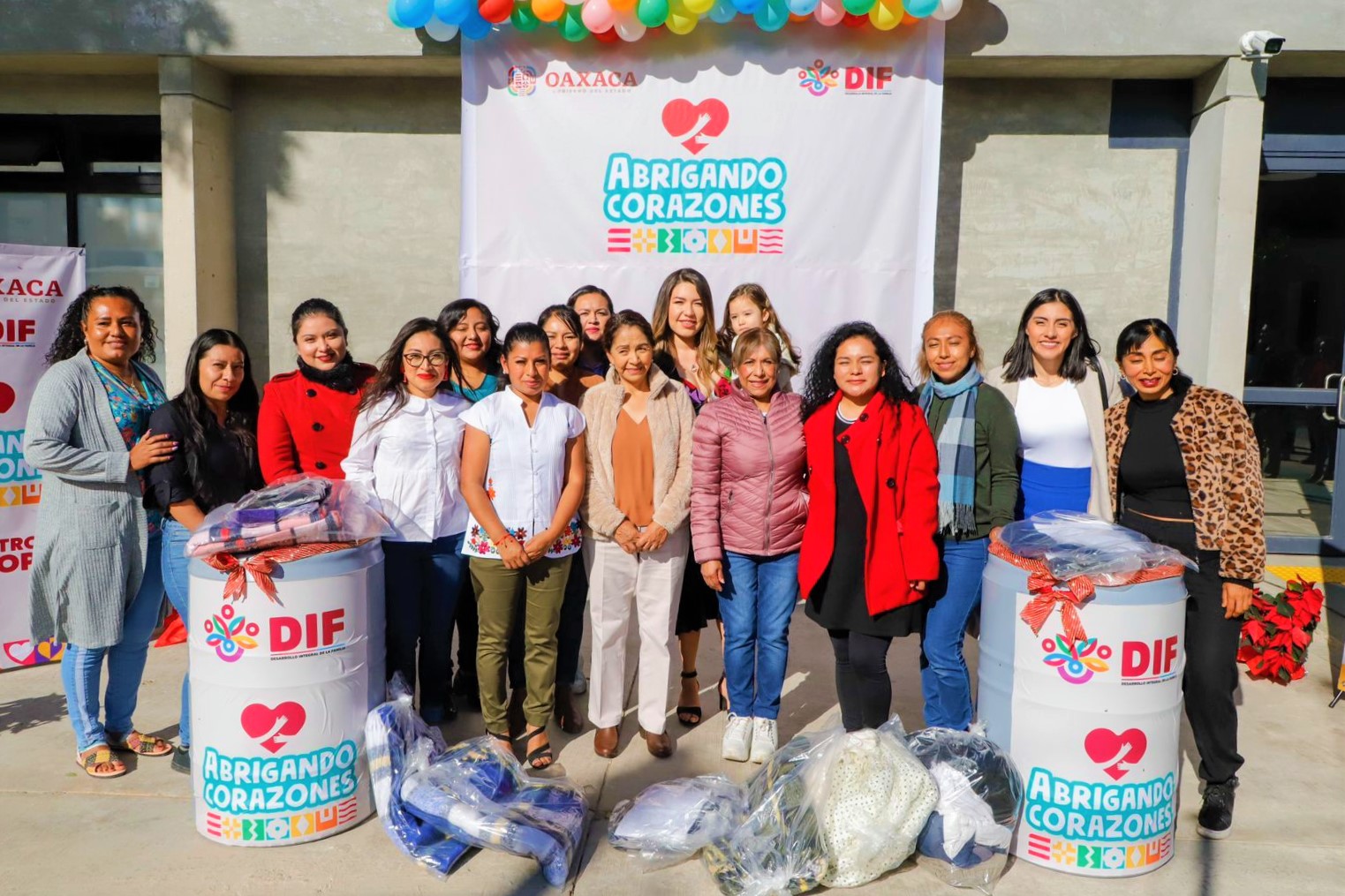 Lanza DIF Oaxaca campaña “Abrigando Corazones”