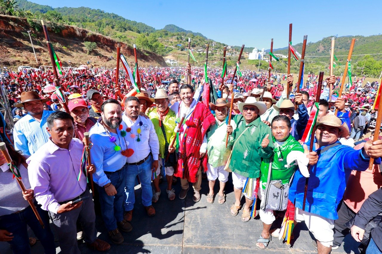 Acuerda Salomón Jara y Nación Triqui, unión, paz y desarrollo para sus pueblos