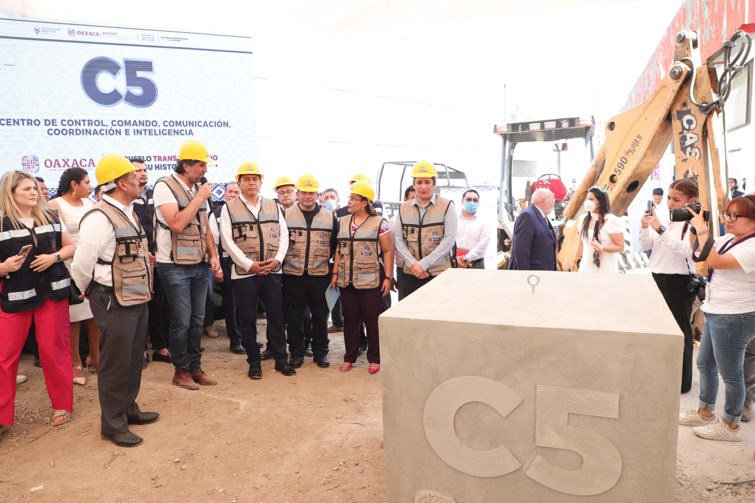 Arranca construcción de C5 de Oaxaca; fortalecerá radiocomunicación y videovigilancia Arranca construcción de C5 de Oaxaca; fortalecerá radiocomunicación y videovigilancia