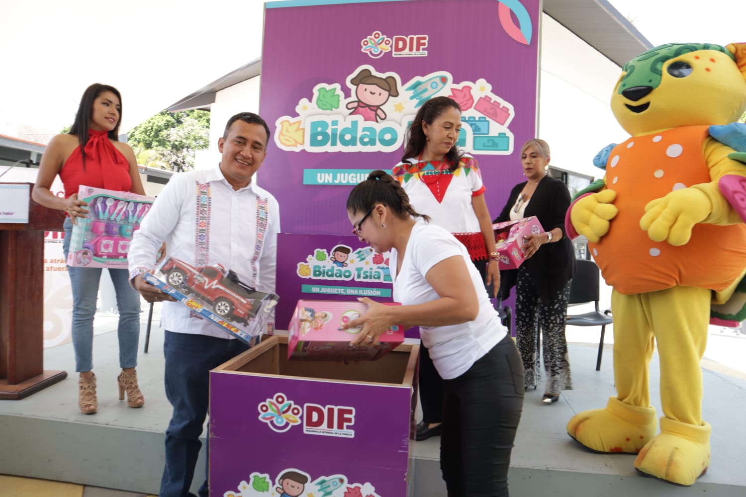 Se suma Secretaría de Administración a campaña “Bidao Tsia, un juguete, una ilusión”