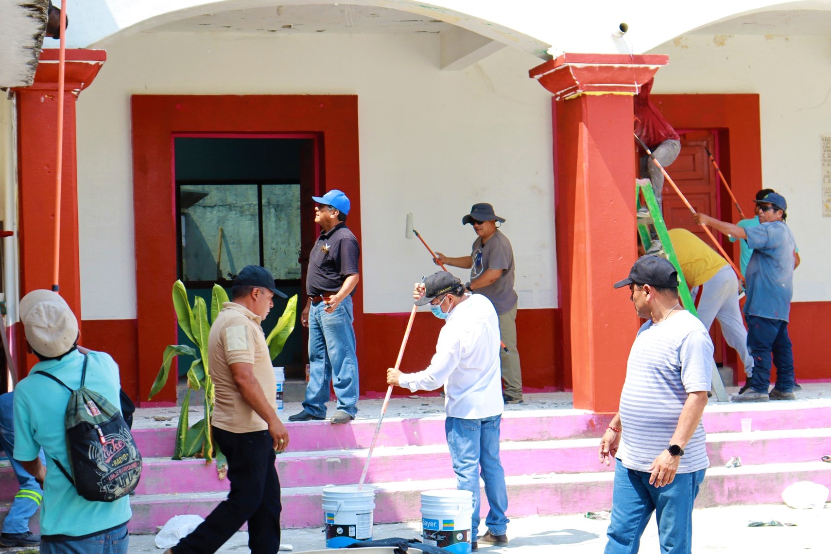 Ayuntamiento de Pinotepa lleva “Tequio por mi comunidad” al Ciruelo