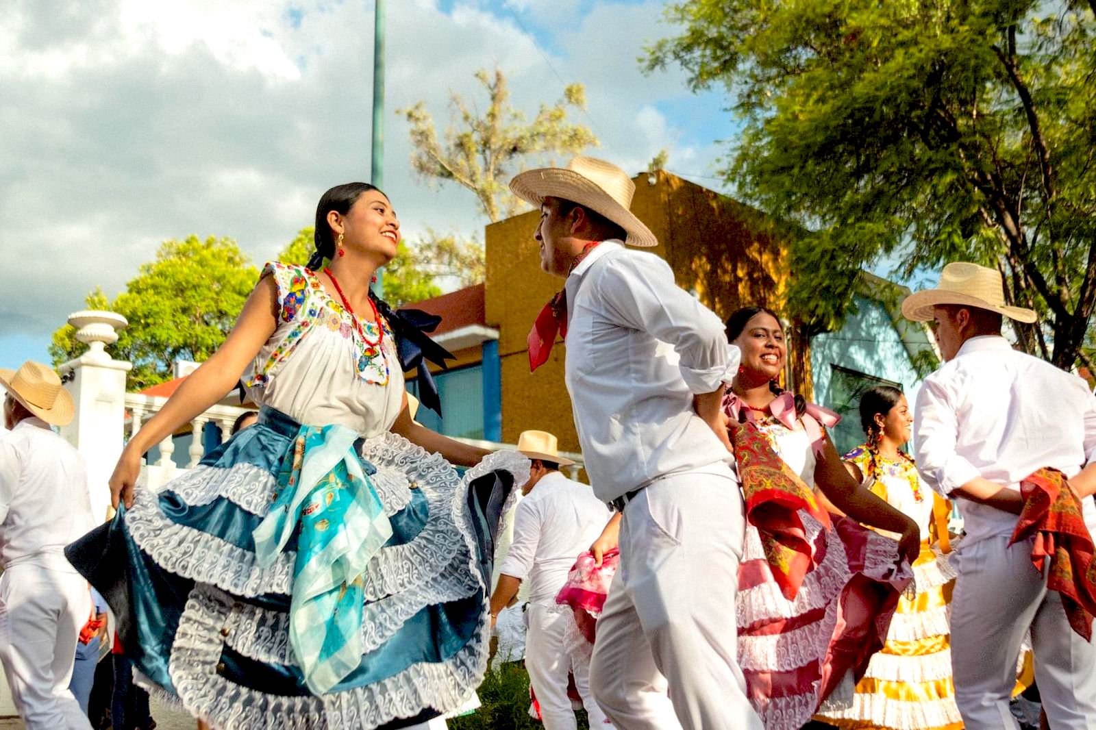 Tras presentar intoxicación, delegación de Santiago Jamiltepec si bailará en la Guelaguetza