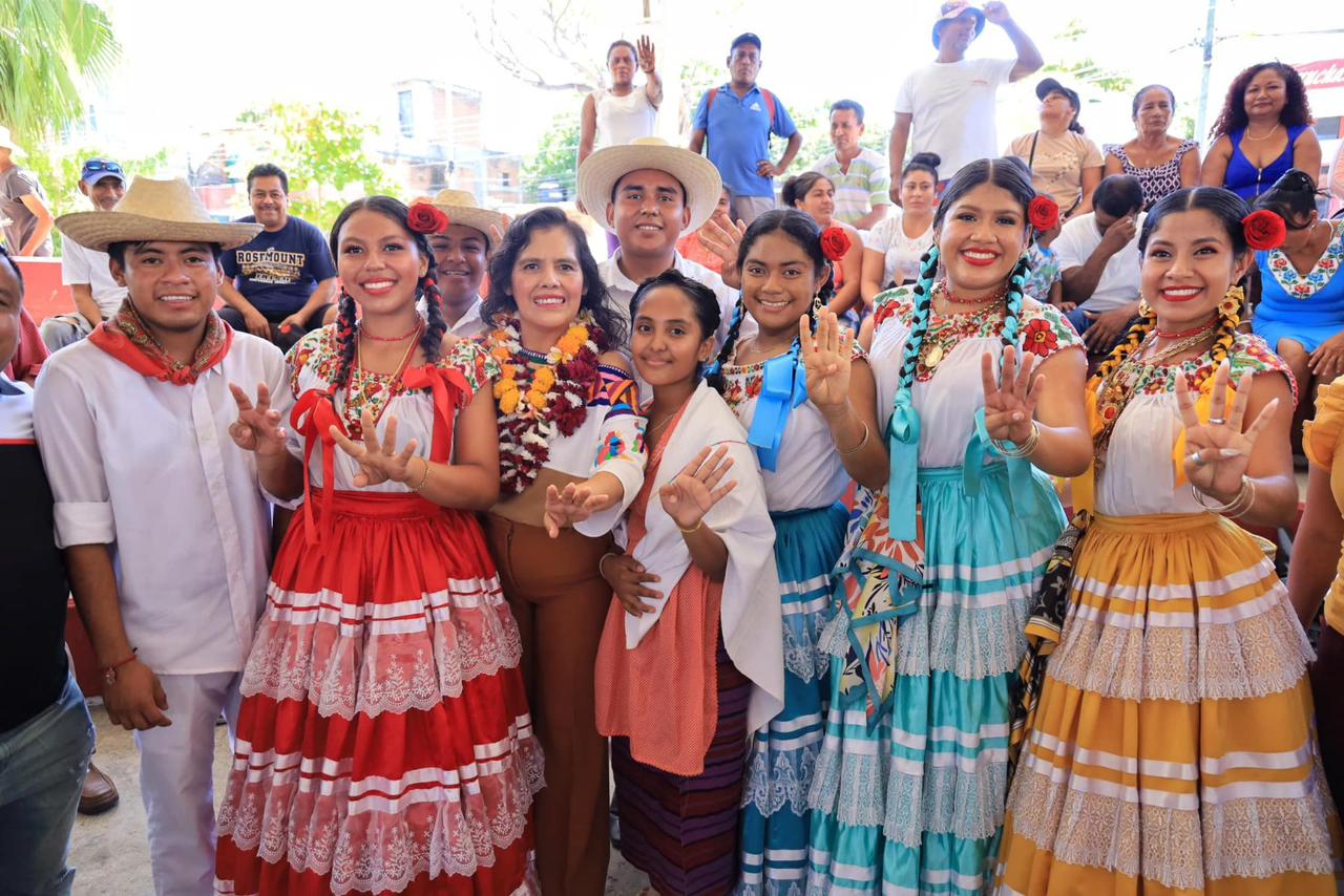 Lleva Laura Estrada y Antonino Morales el mensaje de esperanza a pueblos de la Costa￼