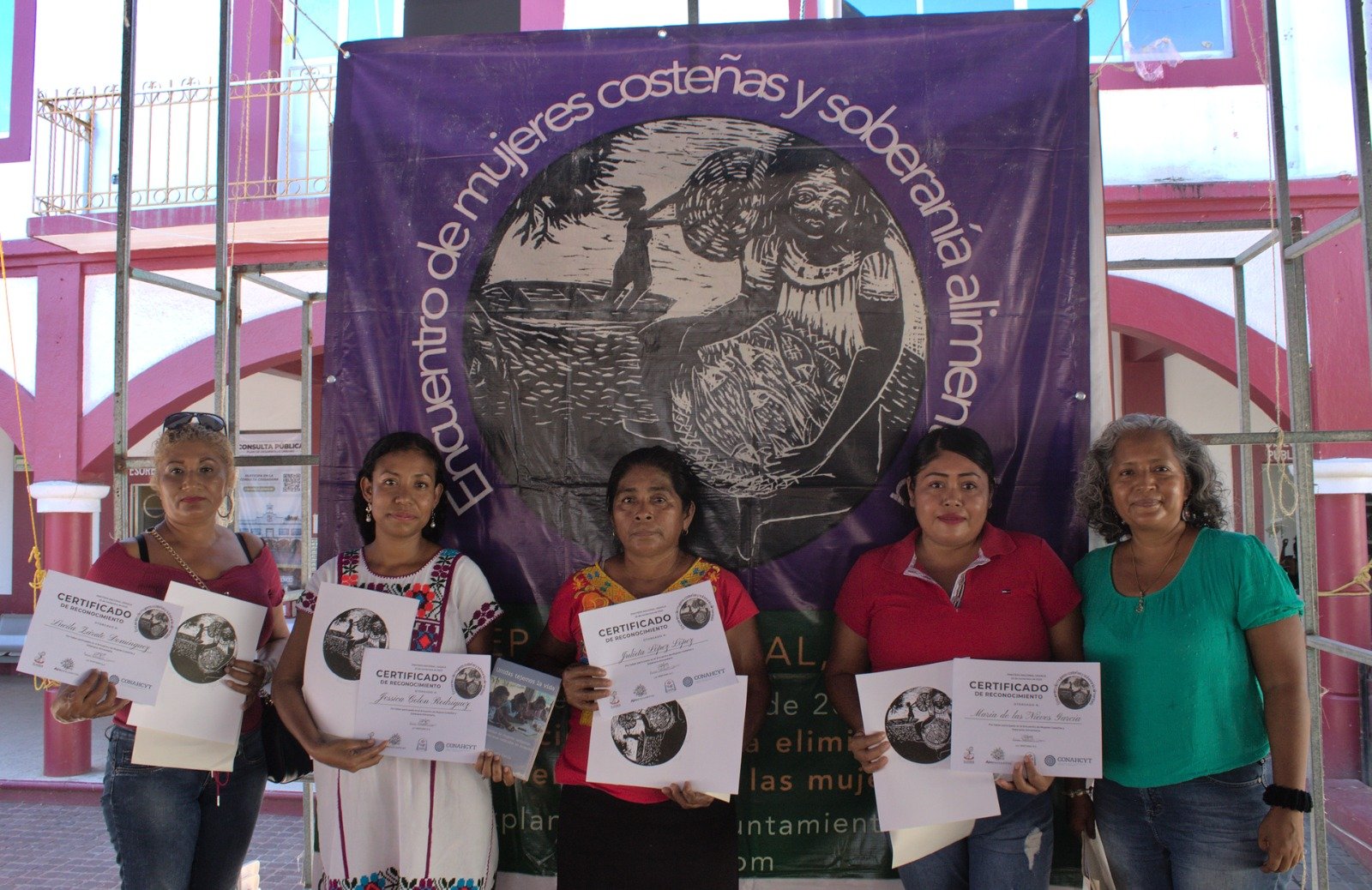 Pescadoras de Pinotepa Nacional dialogan en el Encuentro de Mujeres Costeñas y Soberanía Alimentaria