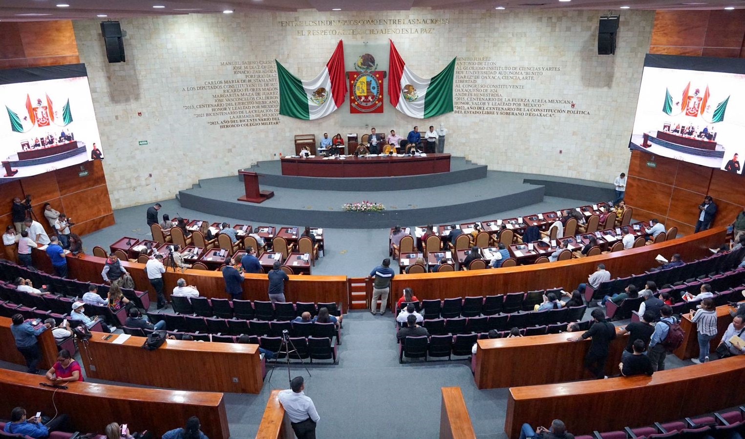 Aprueba Congreso extinción de cinco dependencias del Gobierno de Oaxaca