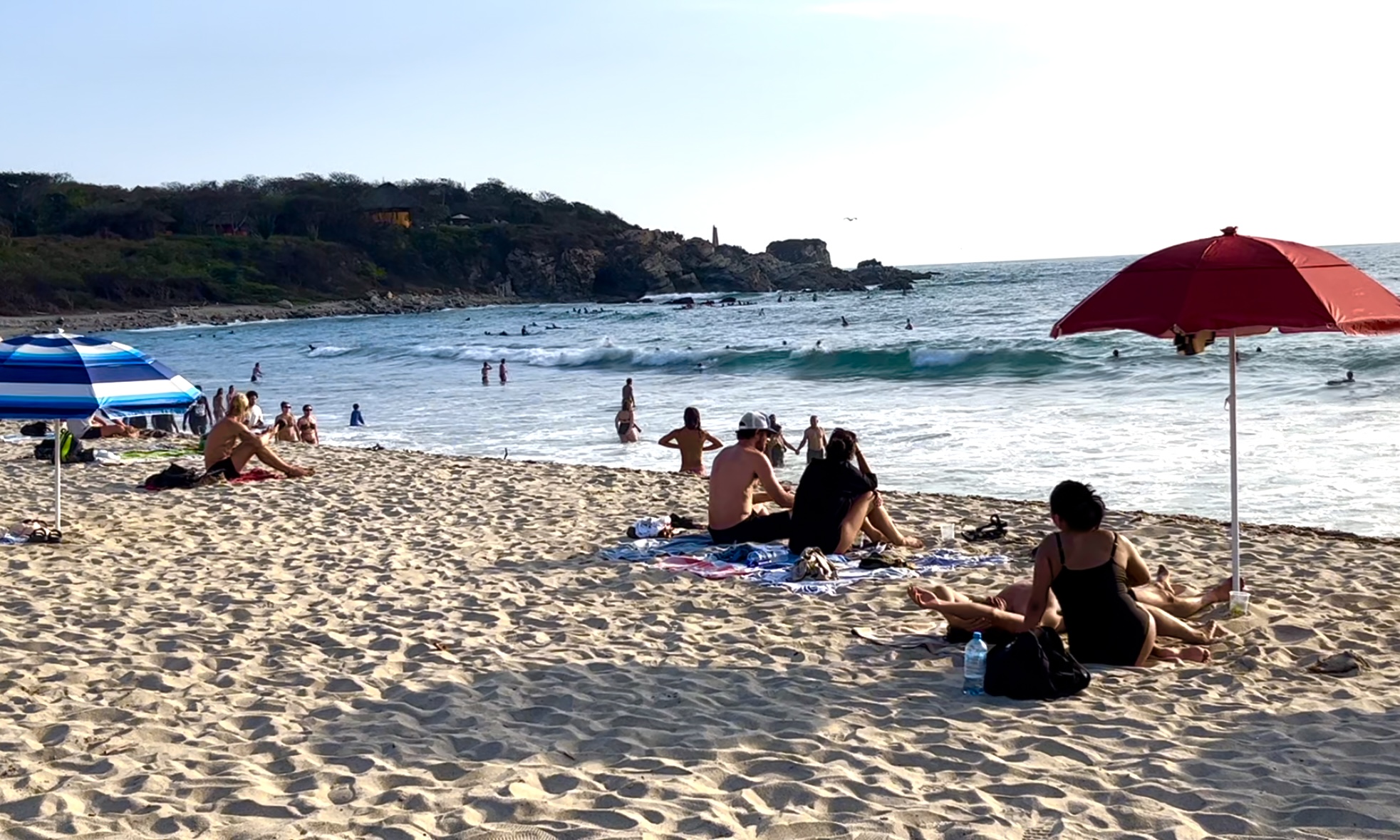 Playas de Puerto Escondido aptas para uso recreativo durante periodo vacacional