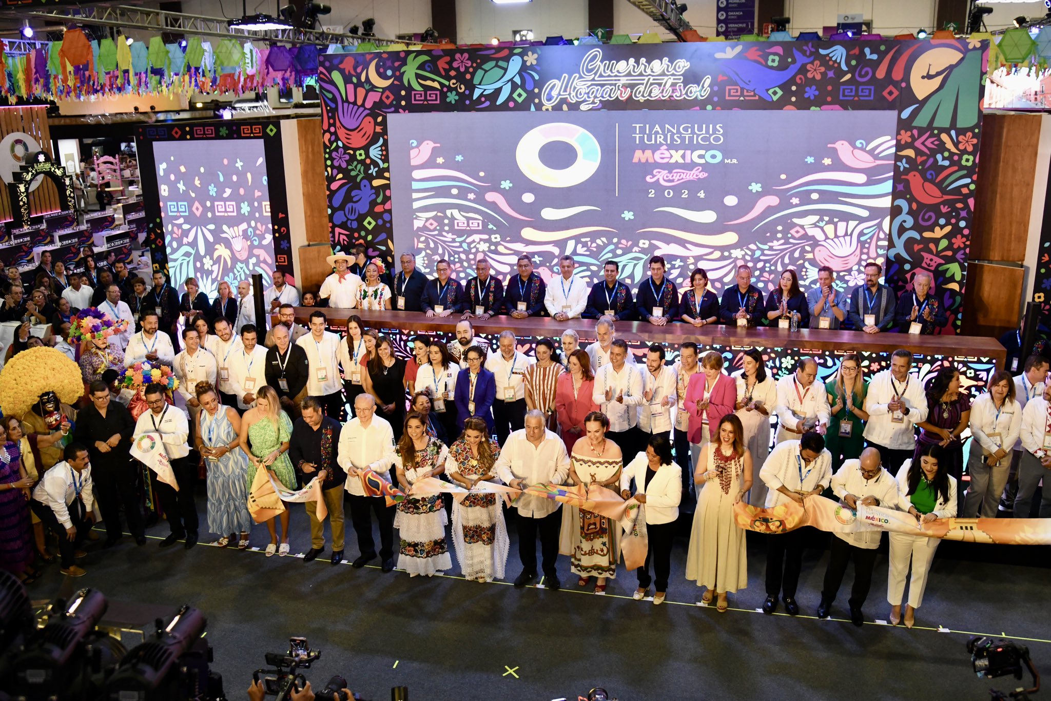Cautiva Oaxaca en el Tianguis Turístico 2024 en Acapulco
