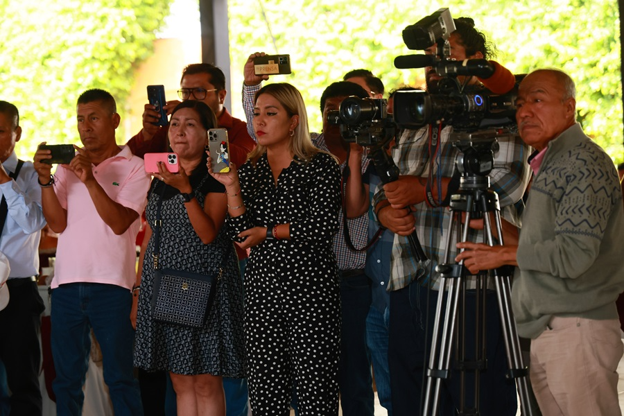 Oaxaca, primer estado que asegurará a periodistas independientes