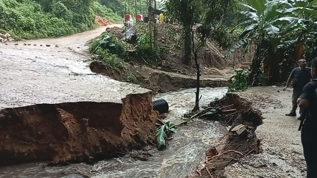 Lluvias destrozan carretera Oaxaca – Puerto Escondido