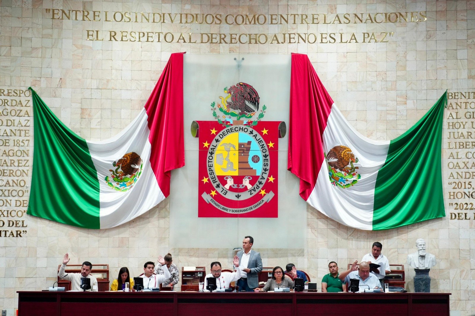 Plantean tres iniciativas de reforma a la Constitución de Oaxaca