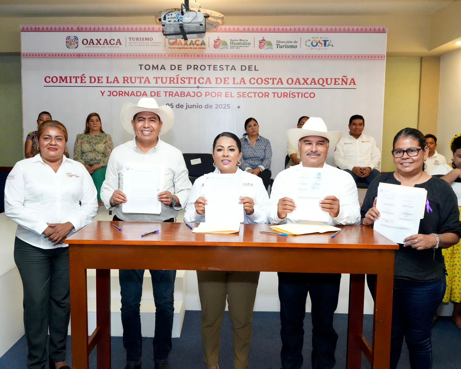 Instalan comité para potenciar la vocación turística de la Costa Oaxaqueña